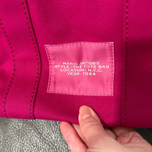 Marc Jacobs dark pink colored tote bag - Picture 4 of 8